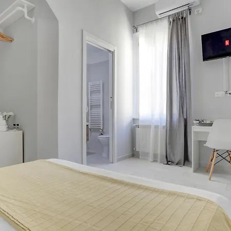 Voyager House Termini - And 2*