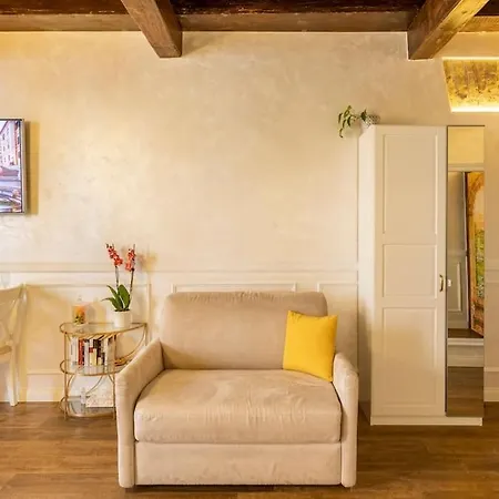 Apartment Frattina Elegance