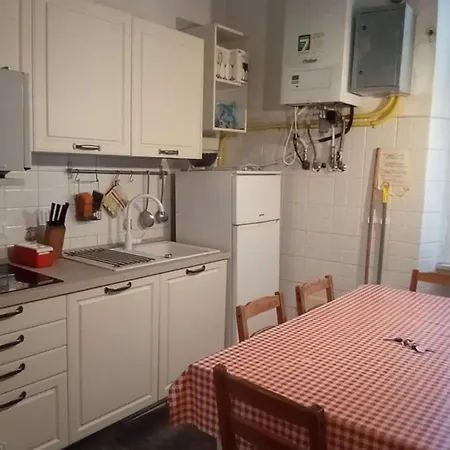 Merulana: A Due Passi Dal Colosseo Apartament Rzym