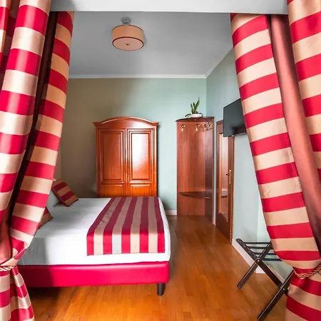 Piazza Di Spagna Otel