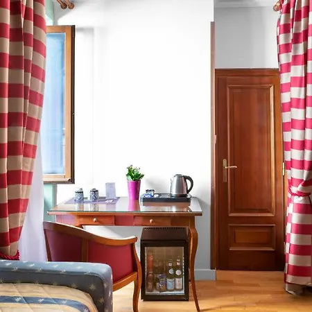 Otel Piazza Di Spagna