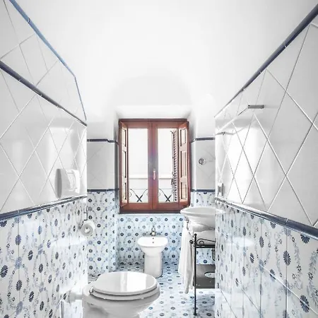 Otel Piazza Di Spagna 3*