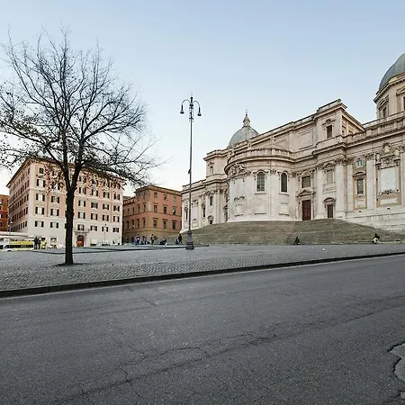 White Flat Colosseo Rome