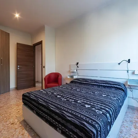 Santa Croce & Mm San Giovanni Apartment *