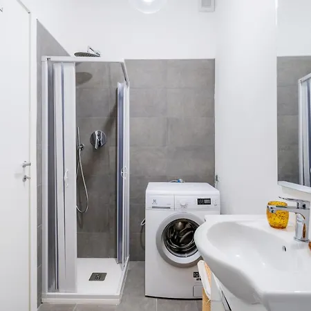 White Candle Apt, Close To San Pietro, Gemelli And Center *