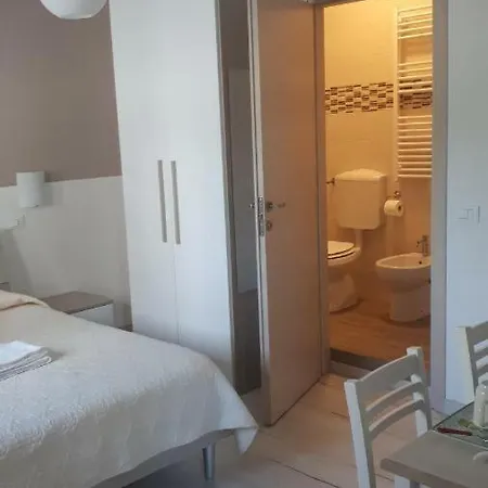 Lux Bed & Breakfast *