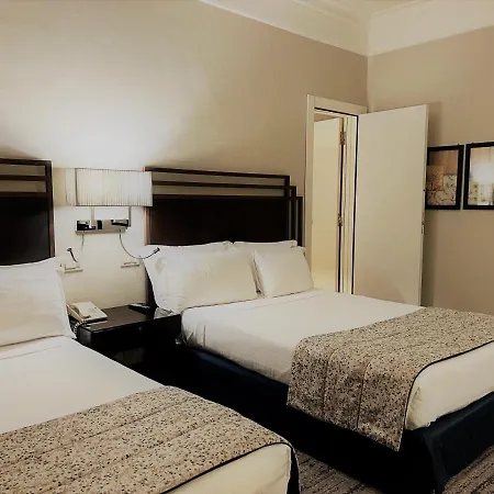 מלון Crowne Plaza St. Peter's By Ihg 4*