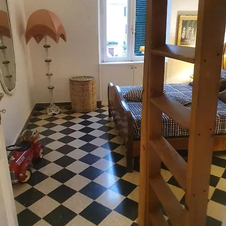 Lepanto Apartment *