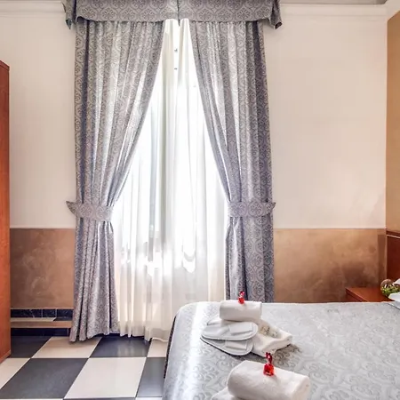 Centro Cavour 3* Rome