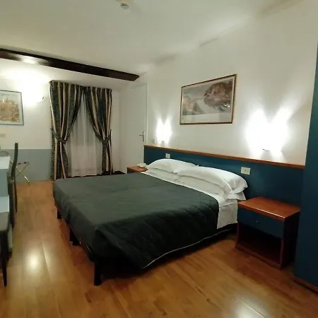 Julia 3* Roma
