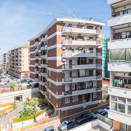 Cinecitta Gem Flat With Veranda Apartment *