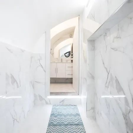 My Piazza Navona Jacuzzi -topcollection