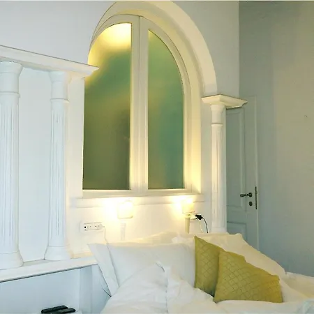 Secret Garden Borghese Apartment