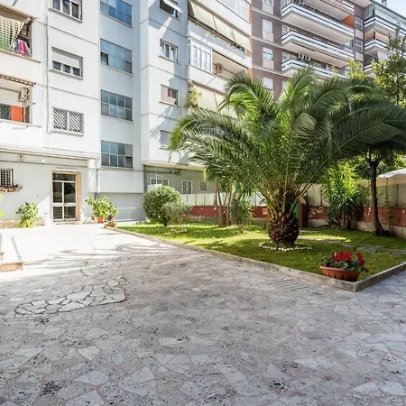 Cinecitta Gem Flat With Veranda