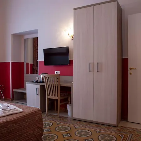 Domus Napoleone 3*