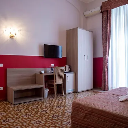 Domus Napoleone 3*
