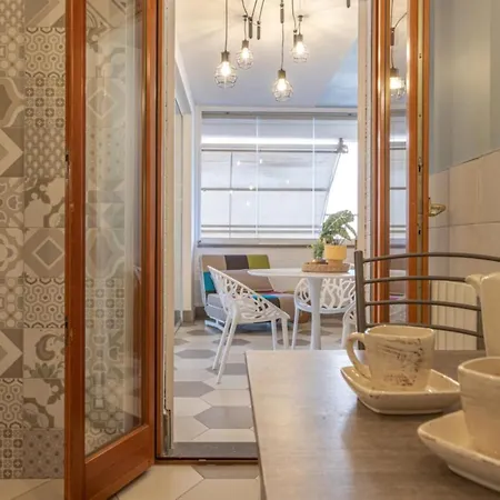 Elfaro Kitty - Stylish Close To S. Peter Rome