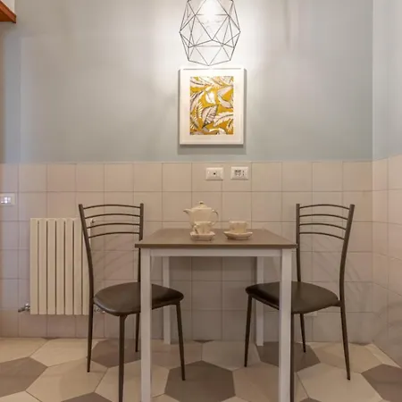 Elfaro Kitty - Stylish Close To S. Peter Rome