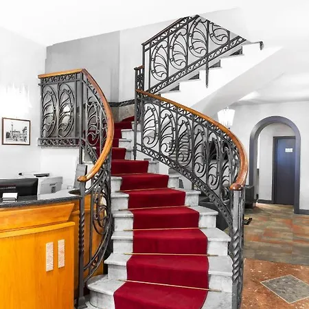 Otel Piazza Di Spagna 3*