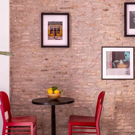 Downtown Boutique House - Ca Domus Collection Pensionat 2*