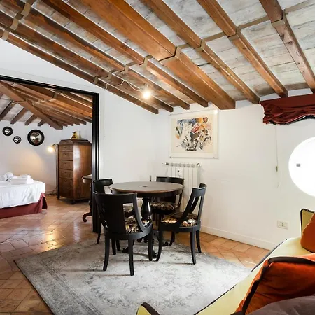 Frattina Apartment