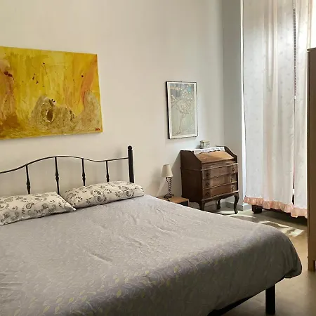 House Bed & Breakfast 2*
