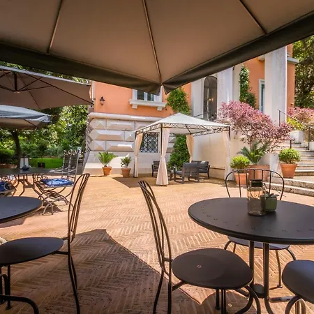 Mangili Garden Ξενοδοχείο 3*