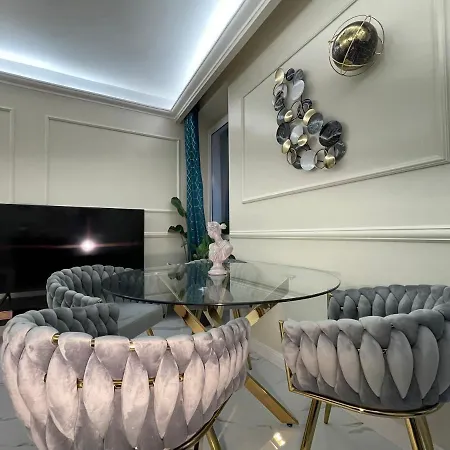 Spanish Steps Glamour & Sauna Luxury **** Appartamento