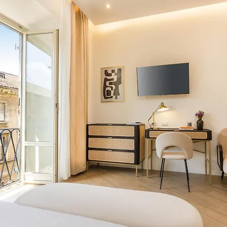 Colosseum Boutique Rome