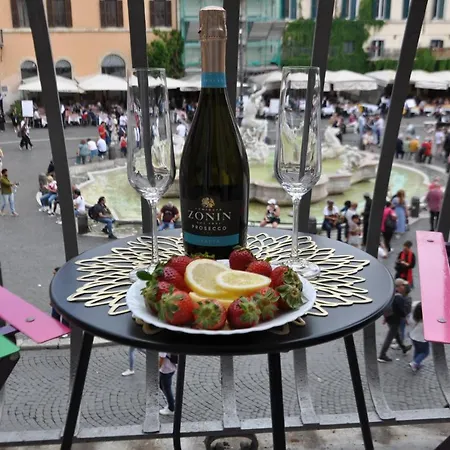 Apartment Navona Charming Balcony Rom