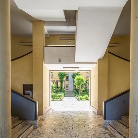 Mr Brown - Monteverde House Rome
