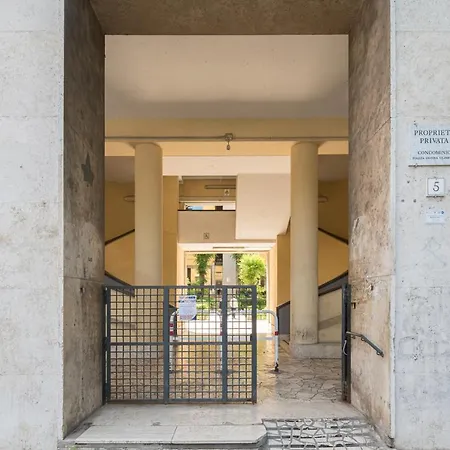 Mr Brown - Monteverde House * Rome