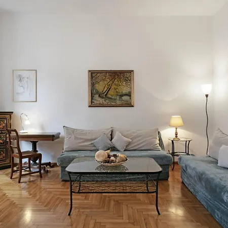 Apartment Trevi Fountain