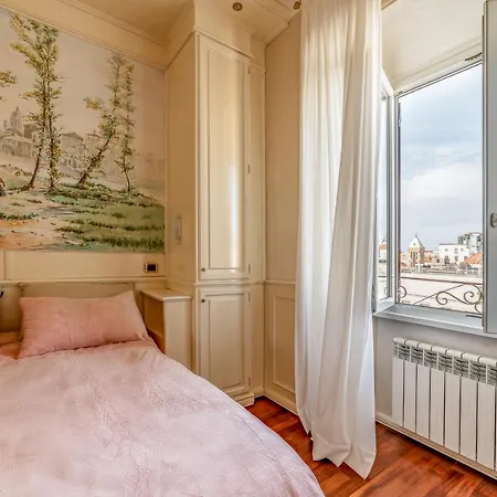Downtown Luxury - Termini Train Station Bed & Breakfast Rome