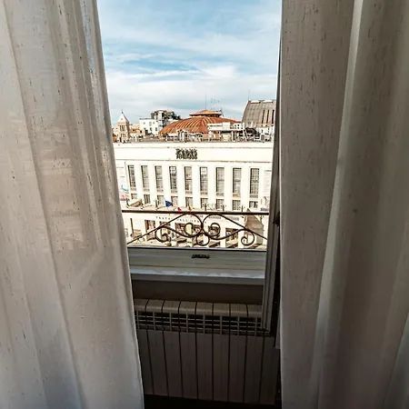 Downtown Luxury - Termini Train Station Bed & Breakfast *