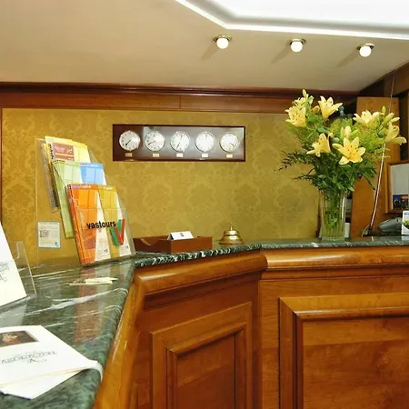 Hotel Lh Andreotti 3*