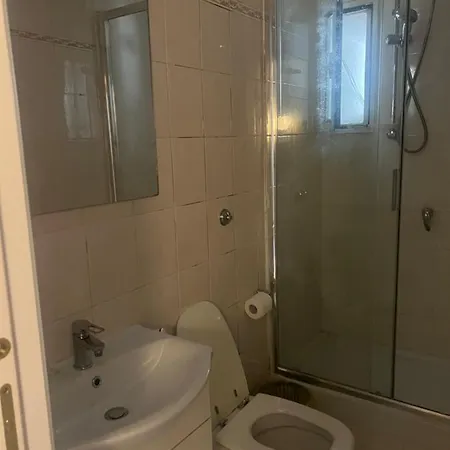 Termini Golden House بيت ضيافة