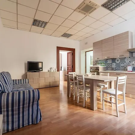 Apartment Borgognoni Rome