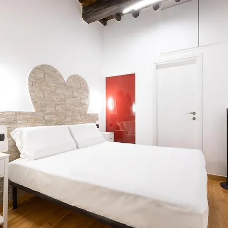 Red Heart In Trastevere - Collection