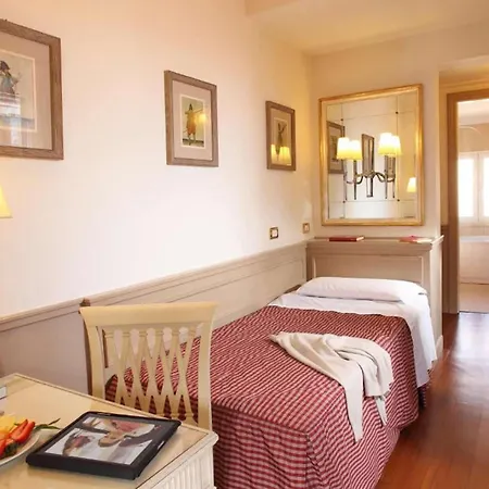 Hotel Glori 4*