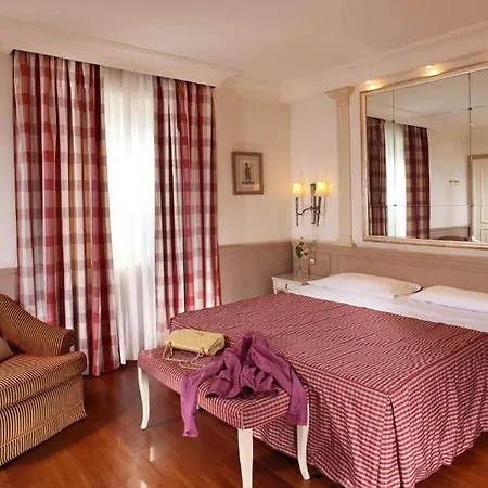 Glori Hotel 4*