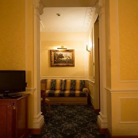 Dei Consoli Vaticano Hotel 4*