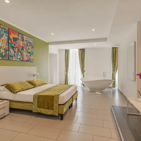 Trevi Hotel 3*