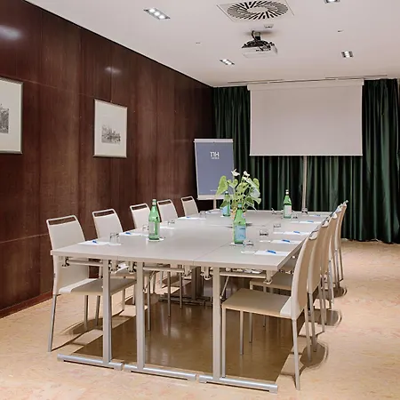 Nh Carpegna Hotel