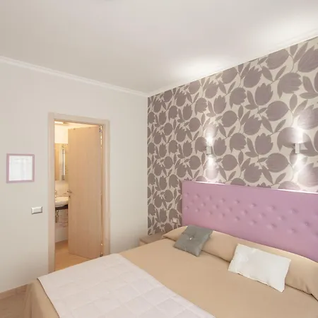 Kings Oda ve Kahvaltı 4*