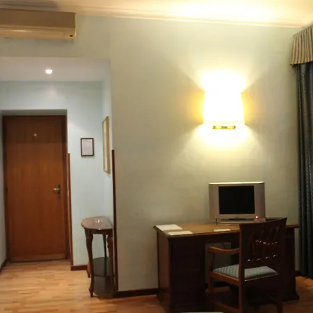 Fiori Hotel 2*