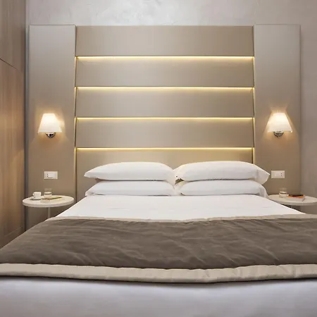 Kennedy Hotel 3*