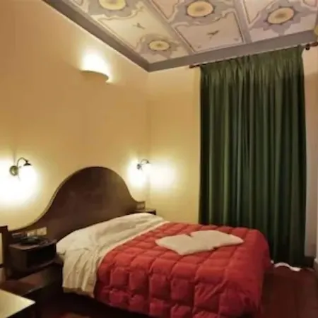 Hotel Panda 2*
