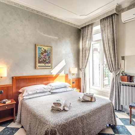 Centro Cavour 3* Rome