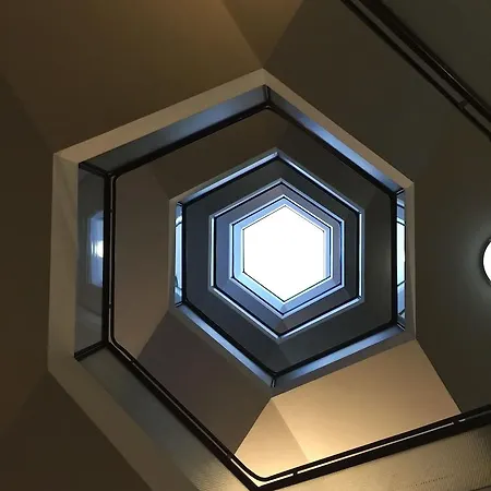 Отель The Hive Рим